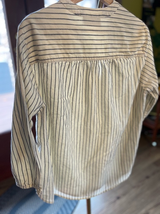 Lane Bryant White Navy Pinstripe Peasant Button-Front Top - Picture 3 of 6